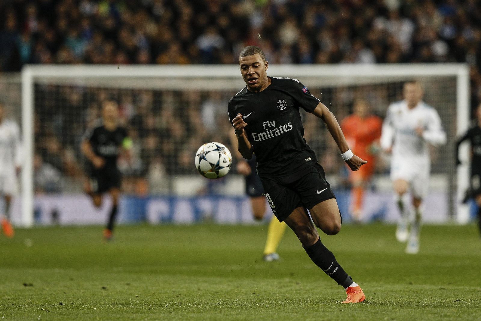 4次超越因扎吉，姆巴佩是欧冠客场戴帽次数最多的球员（四度力压因扎吉，姆巴佩成欧冠客场帽子戏法次数最多的球员）