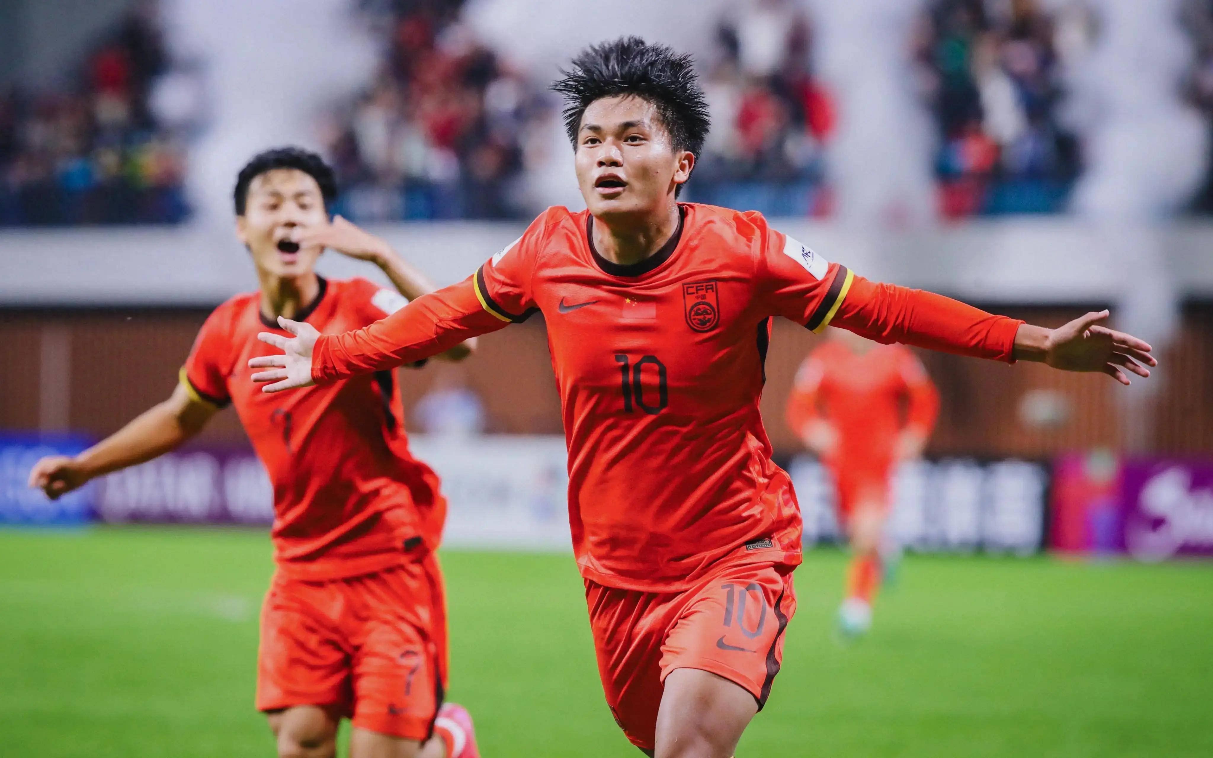 多特青春风暴持续席卷德甲（多特青春旋风再度横扫德甲）