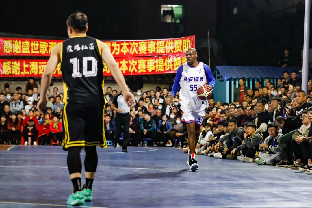 莱默尔：我当然愿意和拜仁续约，我在这里过得很开心（莱默尔表态愿与拜仁续约：在这里过得很开心）