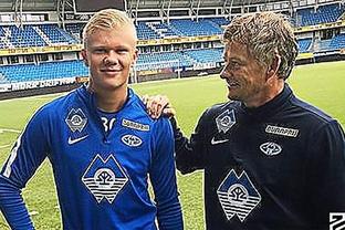 格拉斯纳：曼城防守也会出现漏洞，多库缺席对他们影响不太大（格拉斯纳：曼城防线并非无懈可击，多库缺阵影响有限）