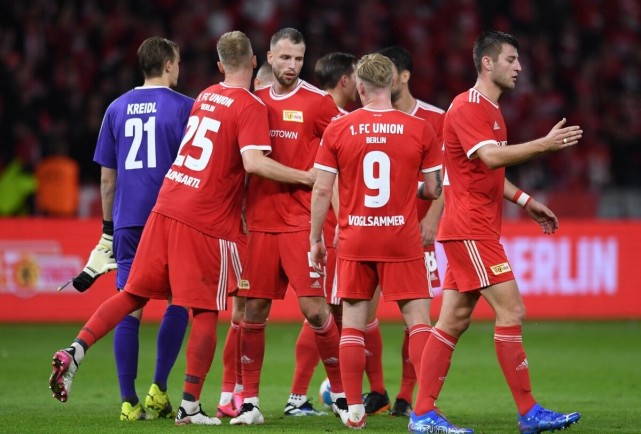 每体：拉菲尼亚已是巴萨非卖品，他的目标是赢得欧冠和世界杯（每体：巴萨将拉菲尼亚列为非卖品，球员剑指欧冠与世界杯桂冠）