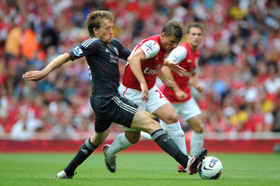 陈梦和黄子韬切磋乒乓球 黄子韬精准狙击陈梦笑点（陈梦与黄子韬乒乓过招 黄子韬精准拿捏陈梦笑点）